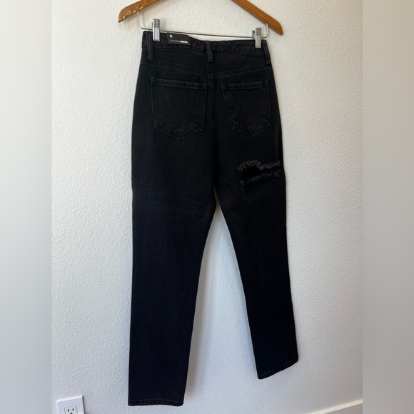 Jaydon Ripped Mom Jeans - Black. Size 0 - Picture 5 of 9
